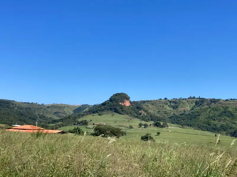 Vista dos morros da Cuesta a partir das chácaras